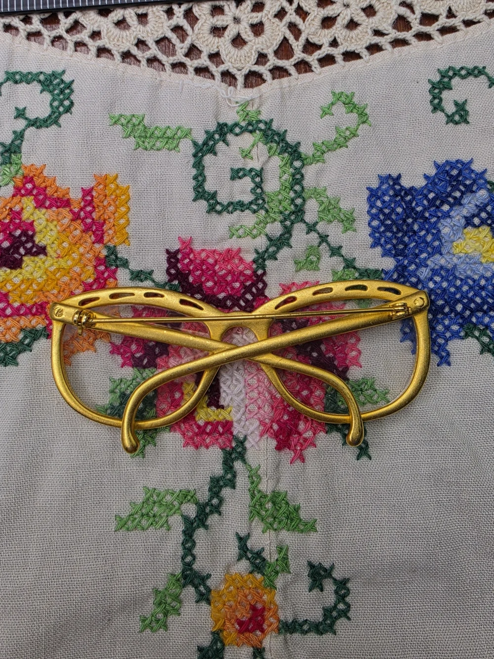 Estate Big Vintage Gold Cat-Eye Glasses Frame Brooch Pin 3.25